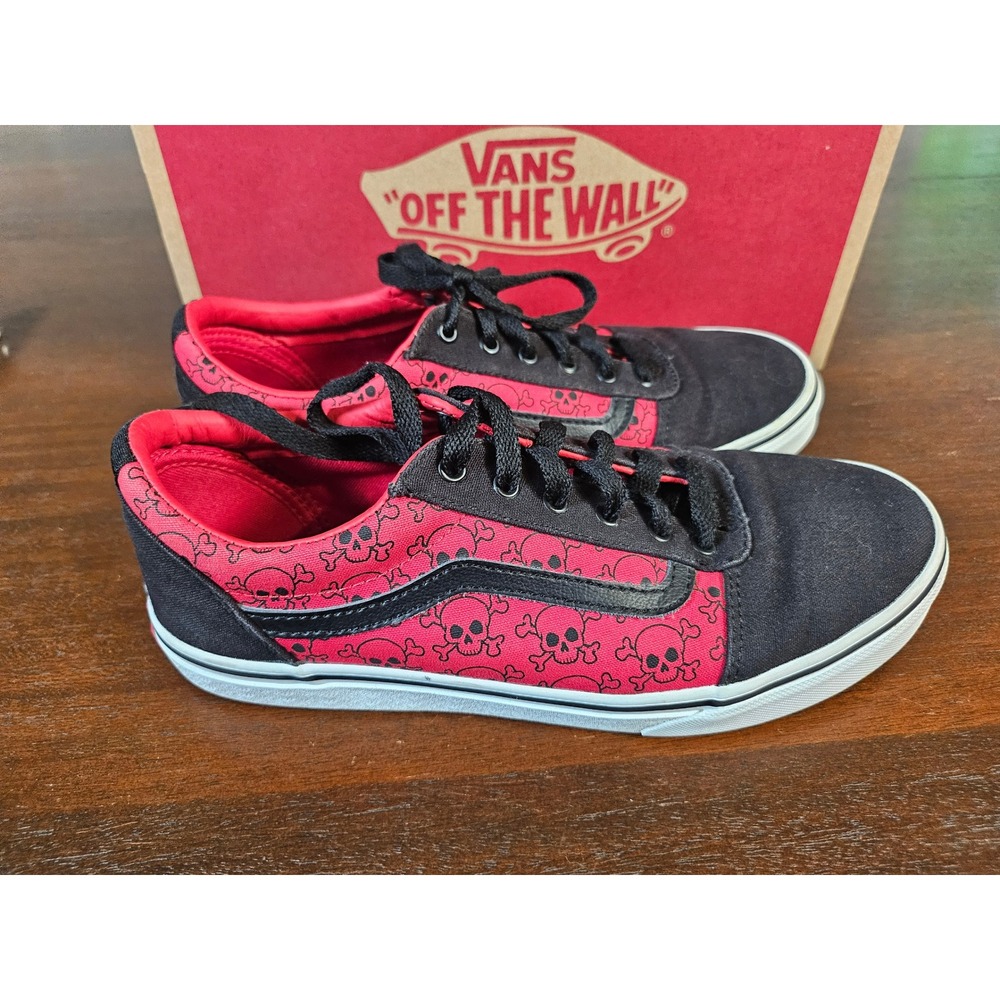 Vans Ward Sneakers 6 Youth Red Black Skull Crossbones Low Top Skate Shoes